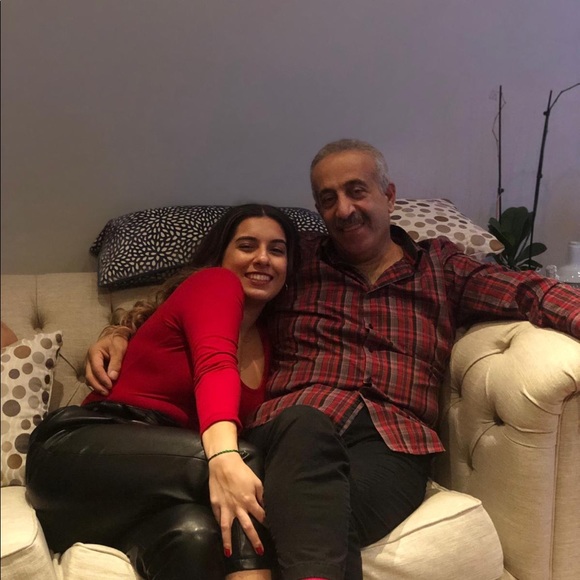 Meet your Posher, Mikaila - Picture 1 of 1